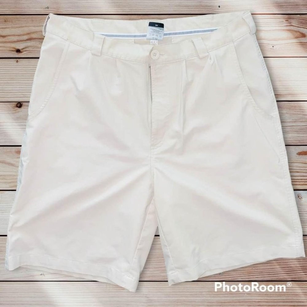 C4 under ARMOUR shorts mens golf size 34 khaki tan 9" casual work pleated front